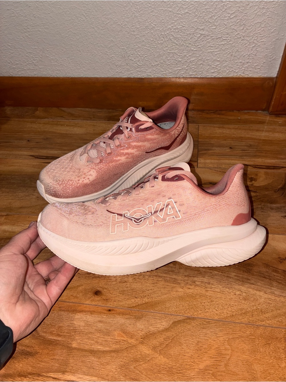 Hoka Mach 6 Women’s Running Athletic Shoe Sneakers, pink - size 7.5